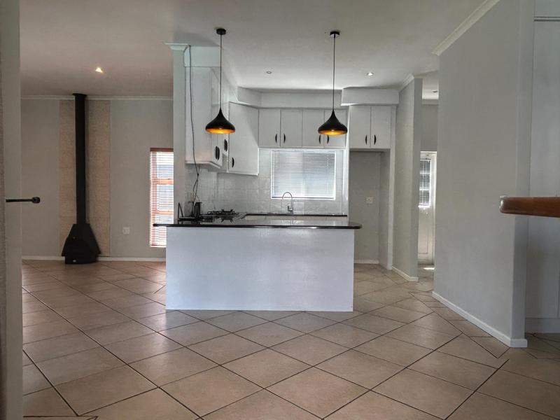 To Let 3 Bedroom Property for Rent in Parklands Western Cape